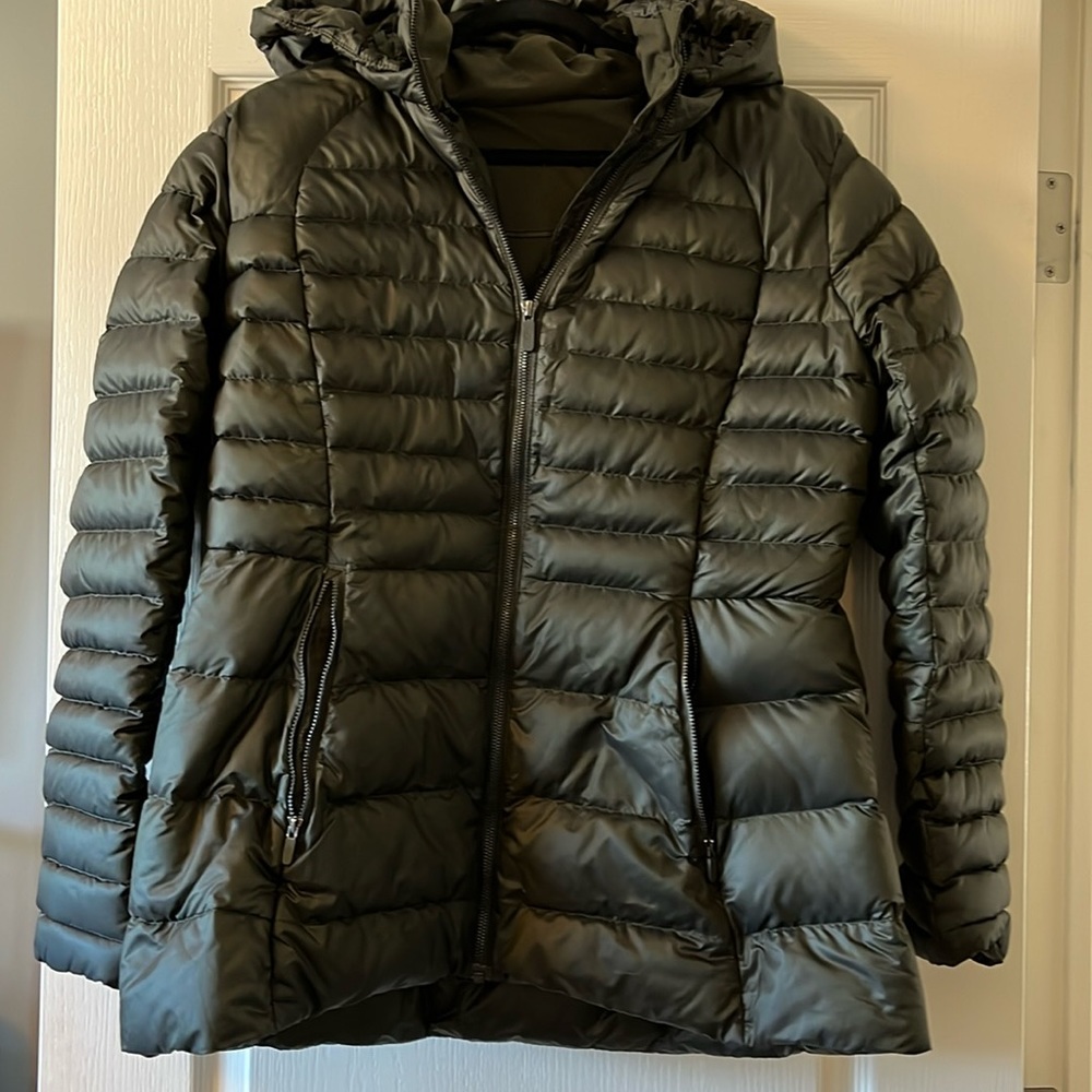 EUC Down for It Jacket 💚